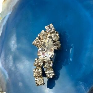 Vintage La Rel Clear Crystal Rhinestones Shoot Star Comet Arrow Shaped Brooch